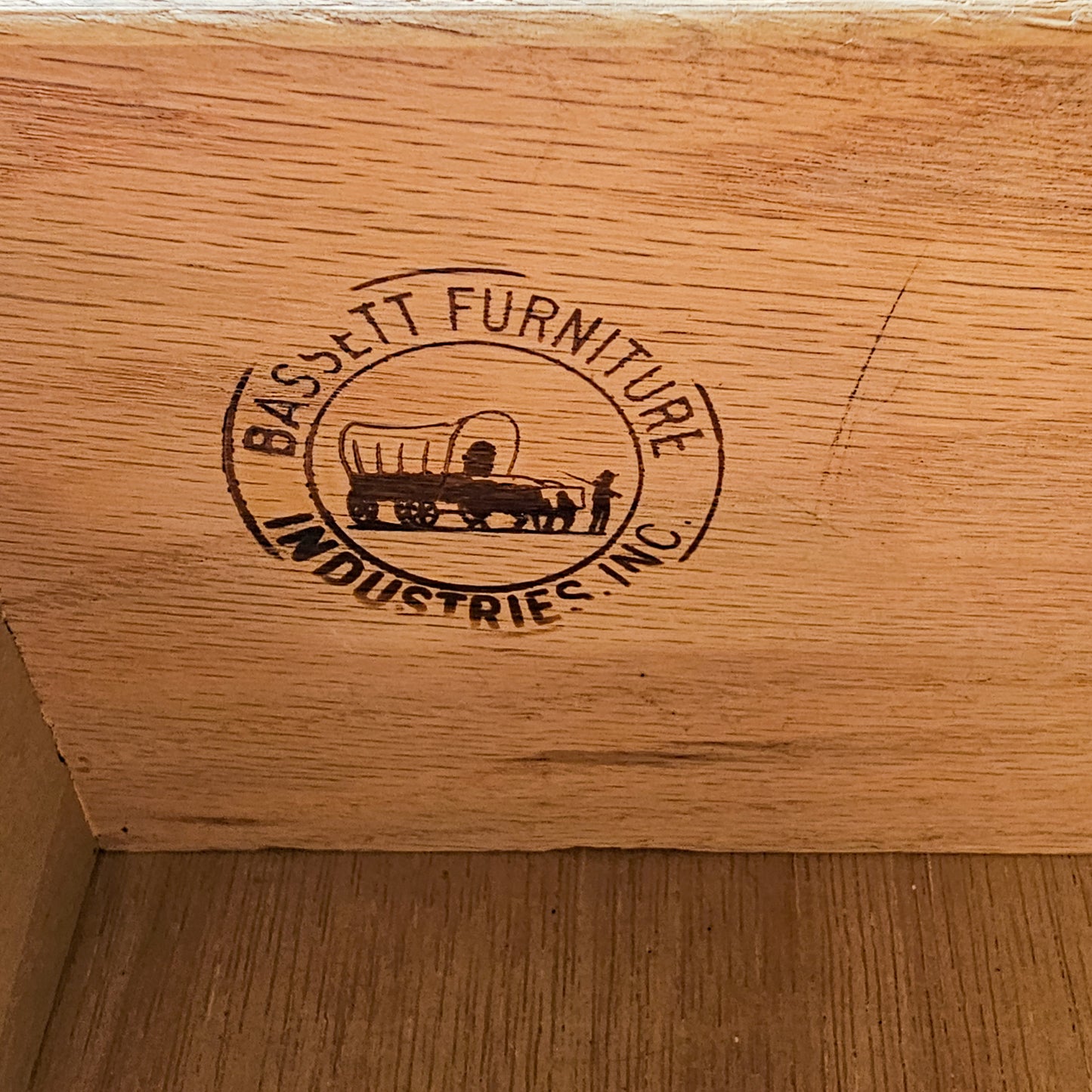 Vintage MCM Bassett Furniture dresser - 9 drawers