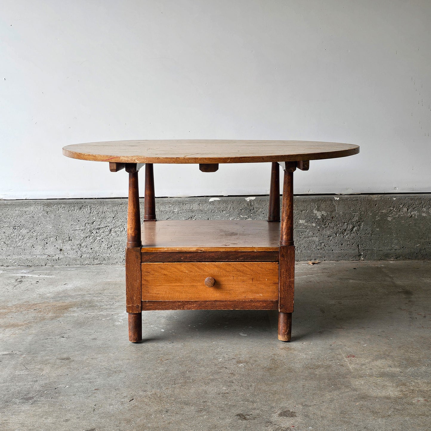 Antique pine coffee table -tilt top table