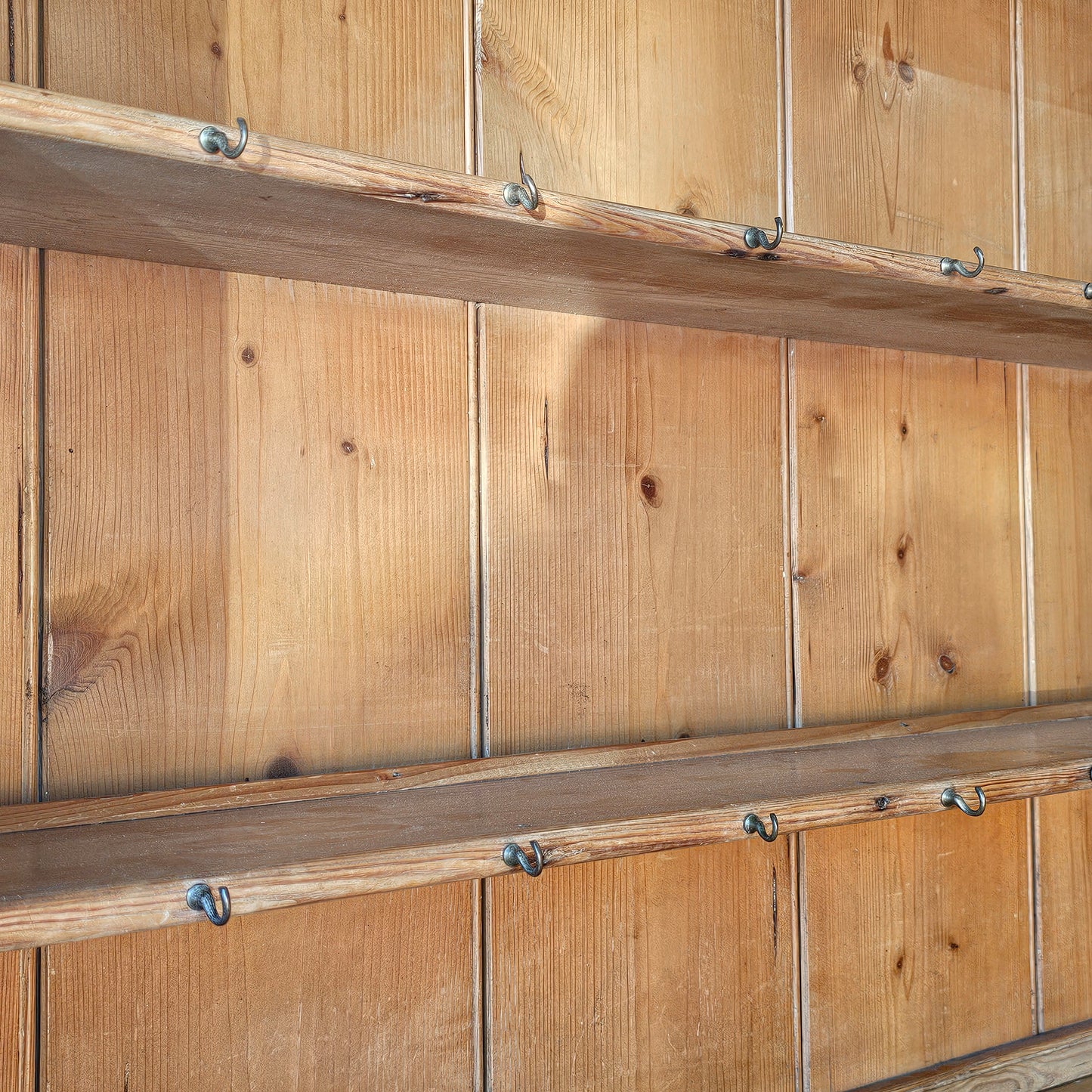 Antique English Pine Kitchen Dresser (Hutch) - Circa 1880