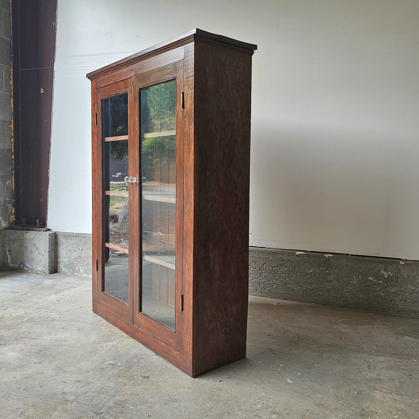 Early 1900's American cabinet with glass doors