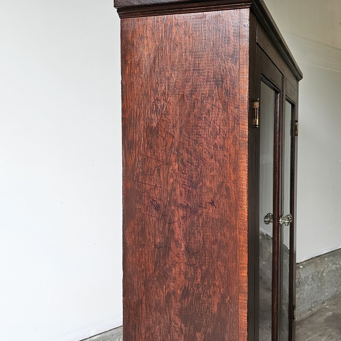 Early 1900's American cabinet with glass doors