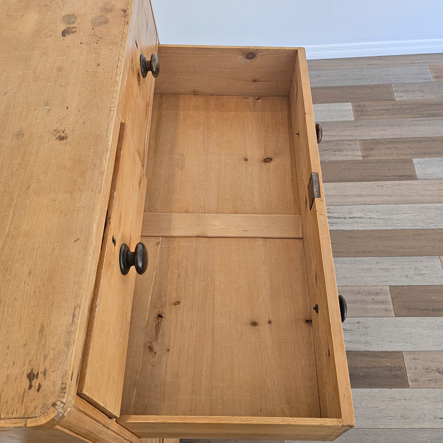 Antique English Pine Chest of Drawers (Dresser)with dark knobs - Circa 1870