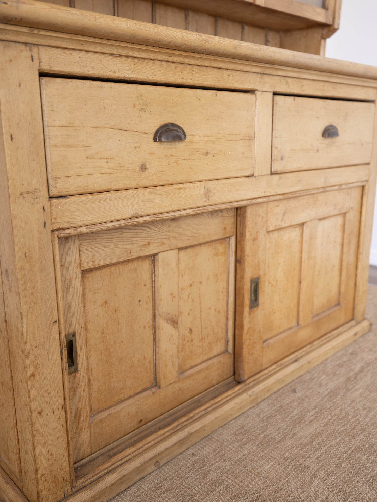 Antique English Pine Kitchen Dresser (Hutch) - Circa 1905