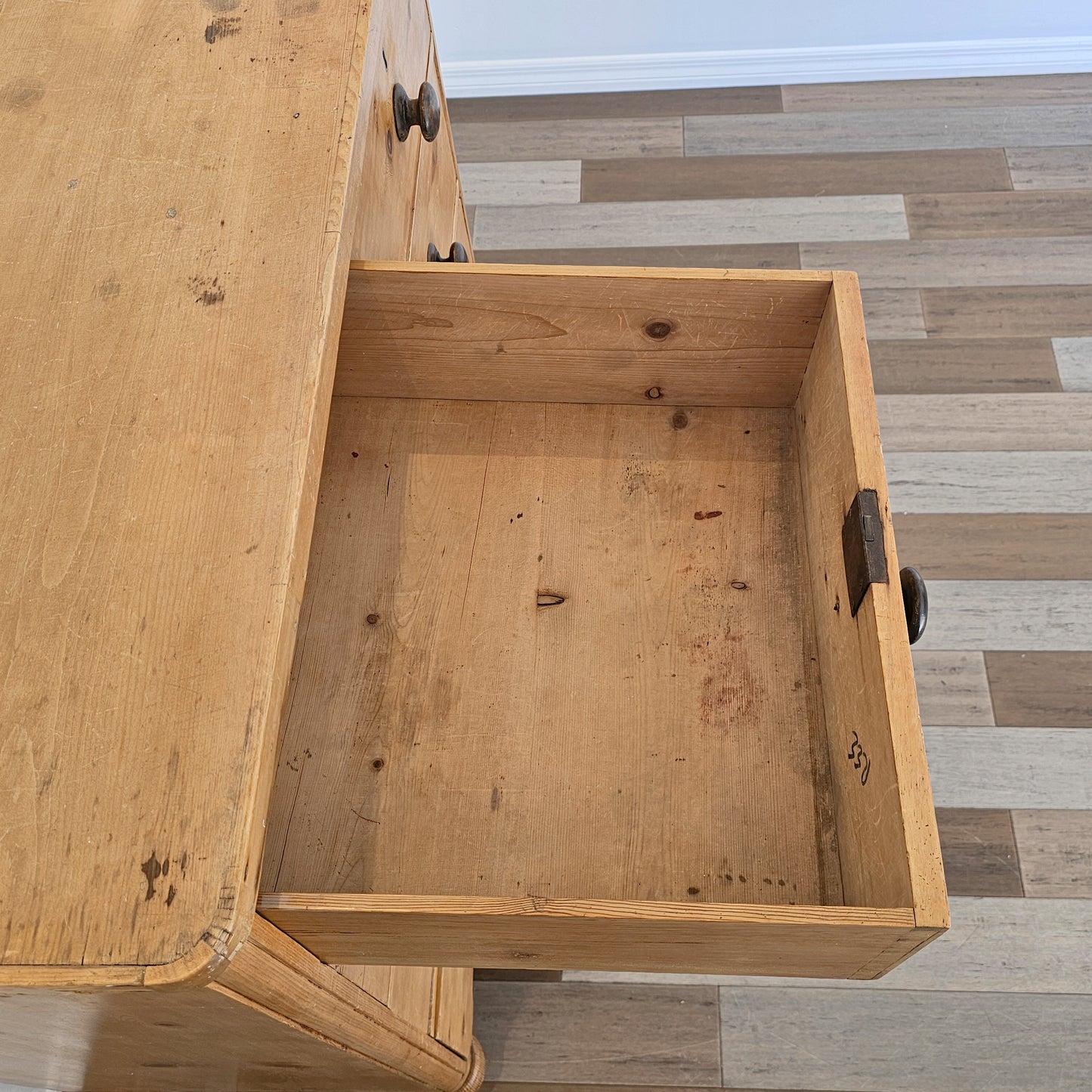 Antique English Pine Chest of Drawers (Dresser)with dark knobs - Circa 1870