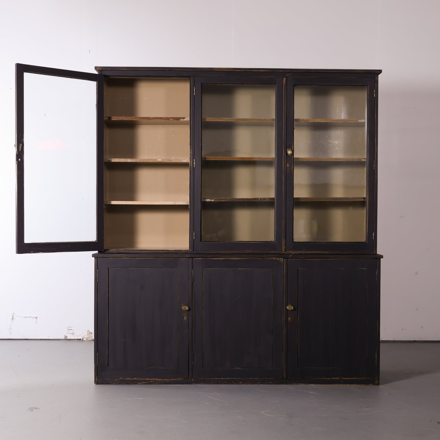 English glazed painted bookcase with adjustable shelving - Circa 1880