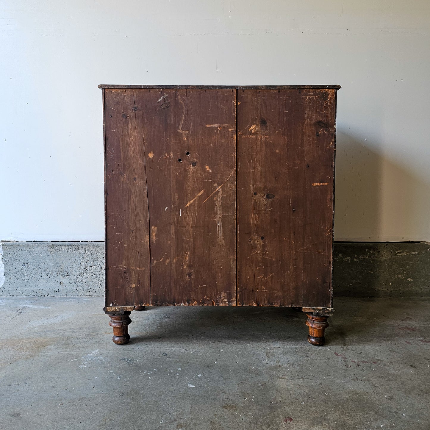 Antique 19th-century oak chest of drawers dresser