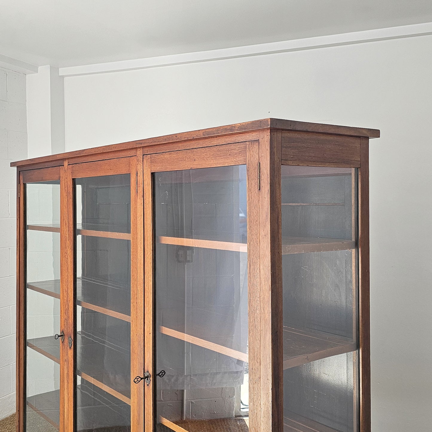 Antique Arts & Crafts Style Glass Door Display Bookcase Cabinet | Circa 1910–1920