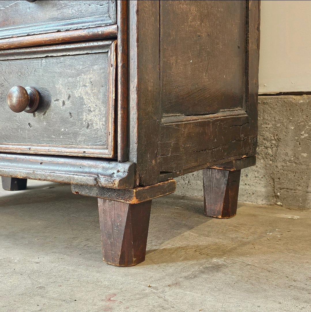 William & Mary Oak Chest of Drawers (Dresser) Late 17th – Early 18th Century