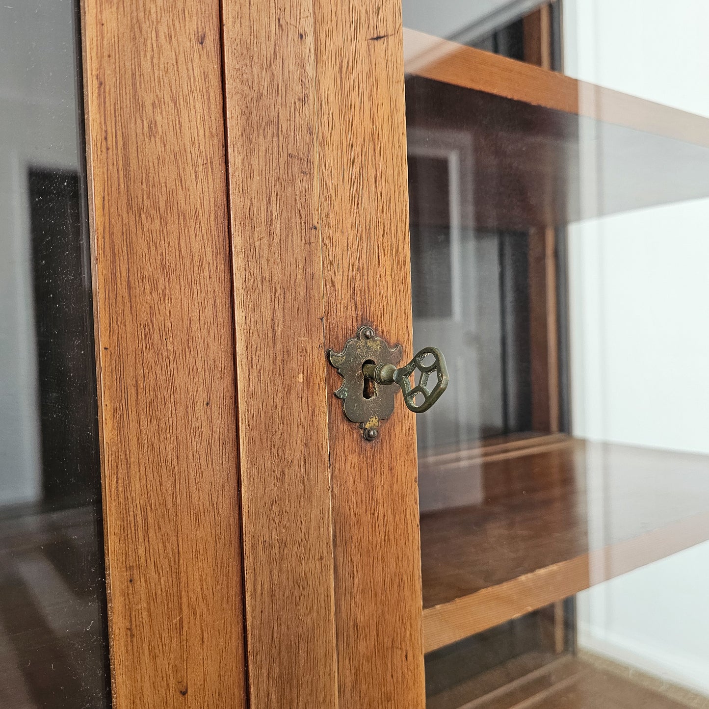 Antique Arts & Crafts Style Glass Door Display Bookcase Cabinet | Circa 1910–1920