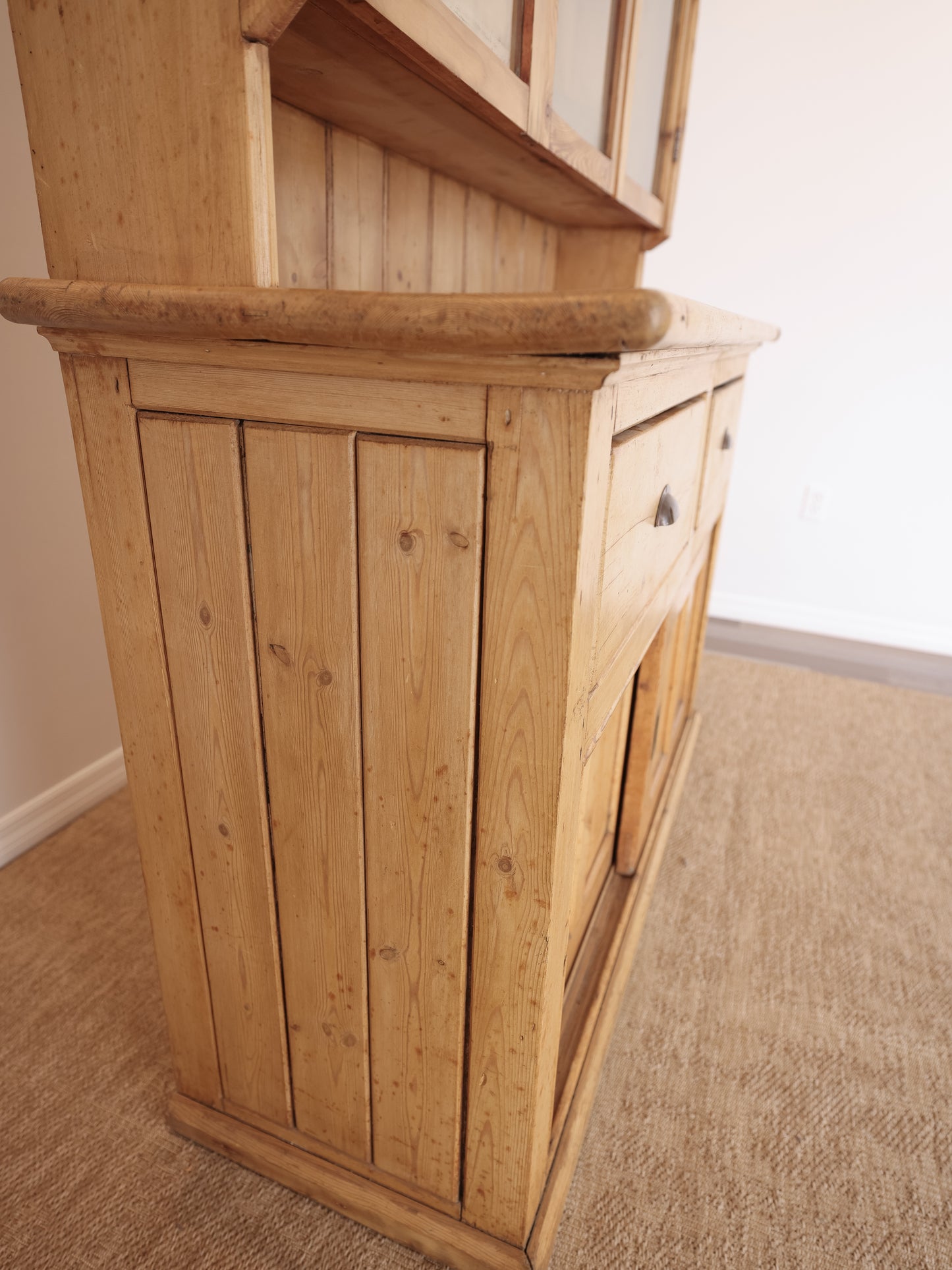 Antique English Pine Kitchen Dresser (Hutch) - Circa 1905