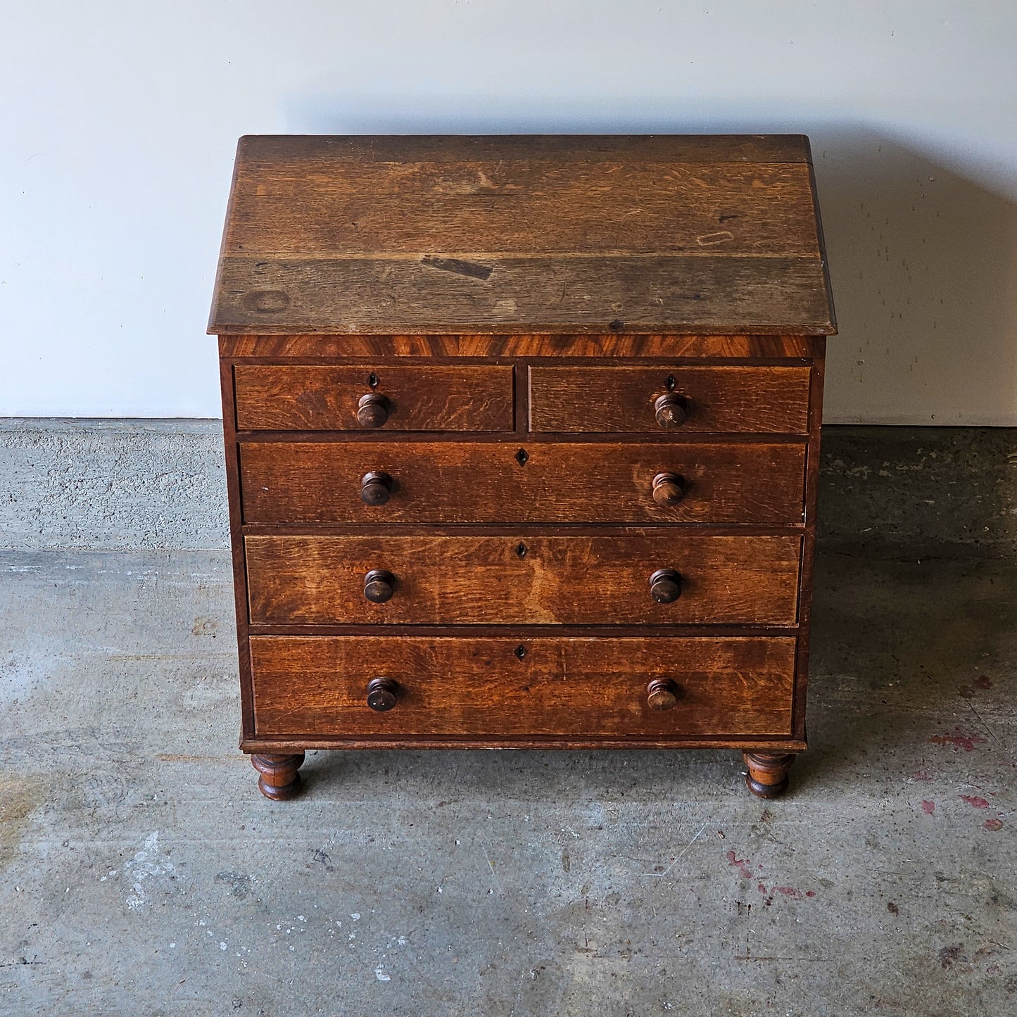 Antique 19th-century oak chest of drawers dresser