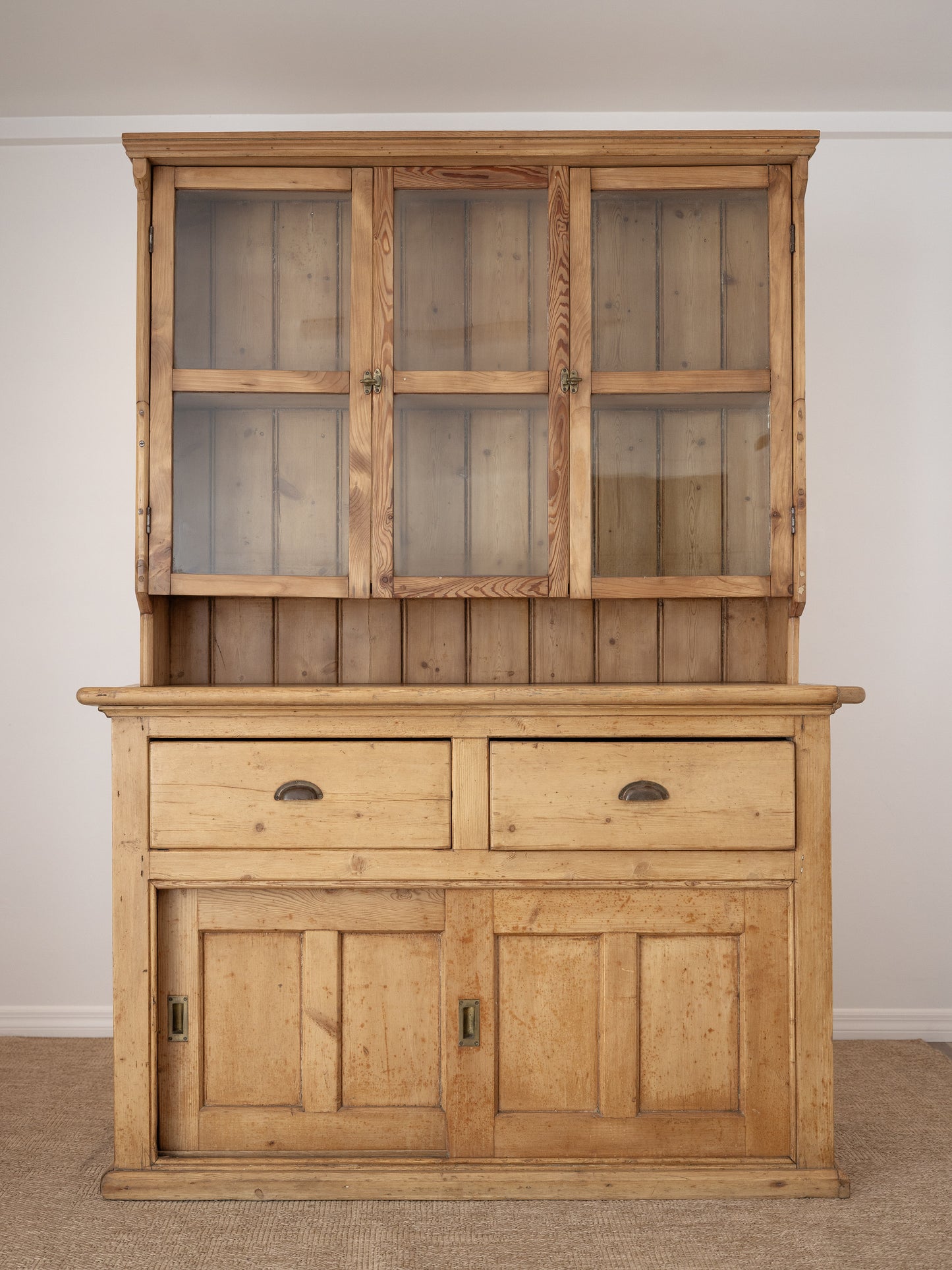 Antique English Pine Kitchen Dresser (Hutch) - Circa 1905