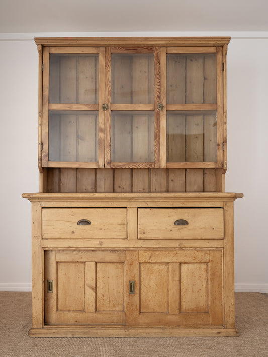 Antique English Pine Kitchen Dresser (Hutch) - Circa 1905