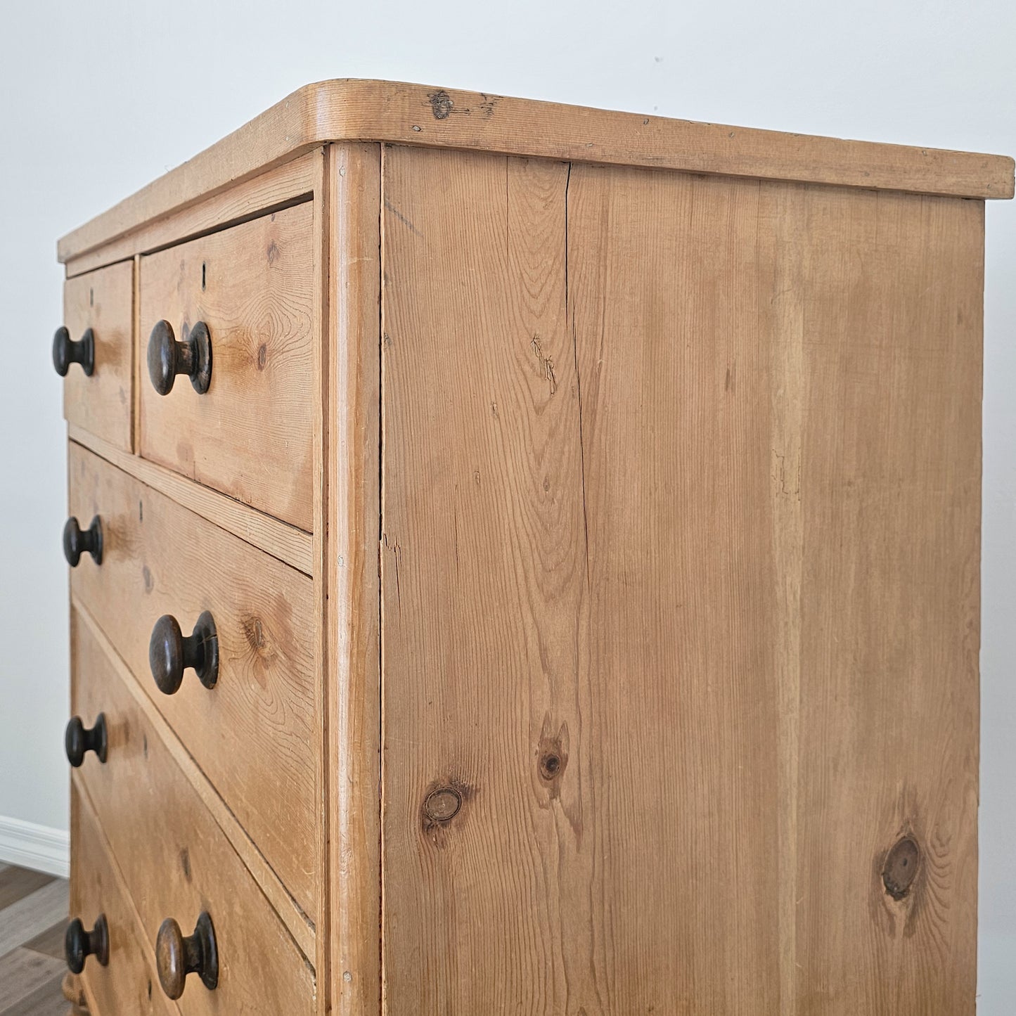 Antique English Pine Chest of Drawers (Dresser)with dark knobs - Circa 1870