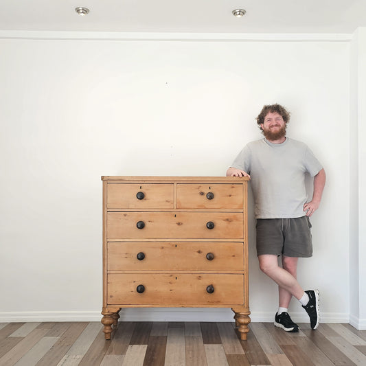 Antique English Pine Chest of Drawers (Dresser)with dark knobs - Circa 1870