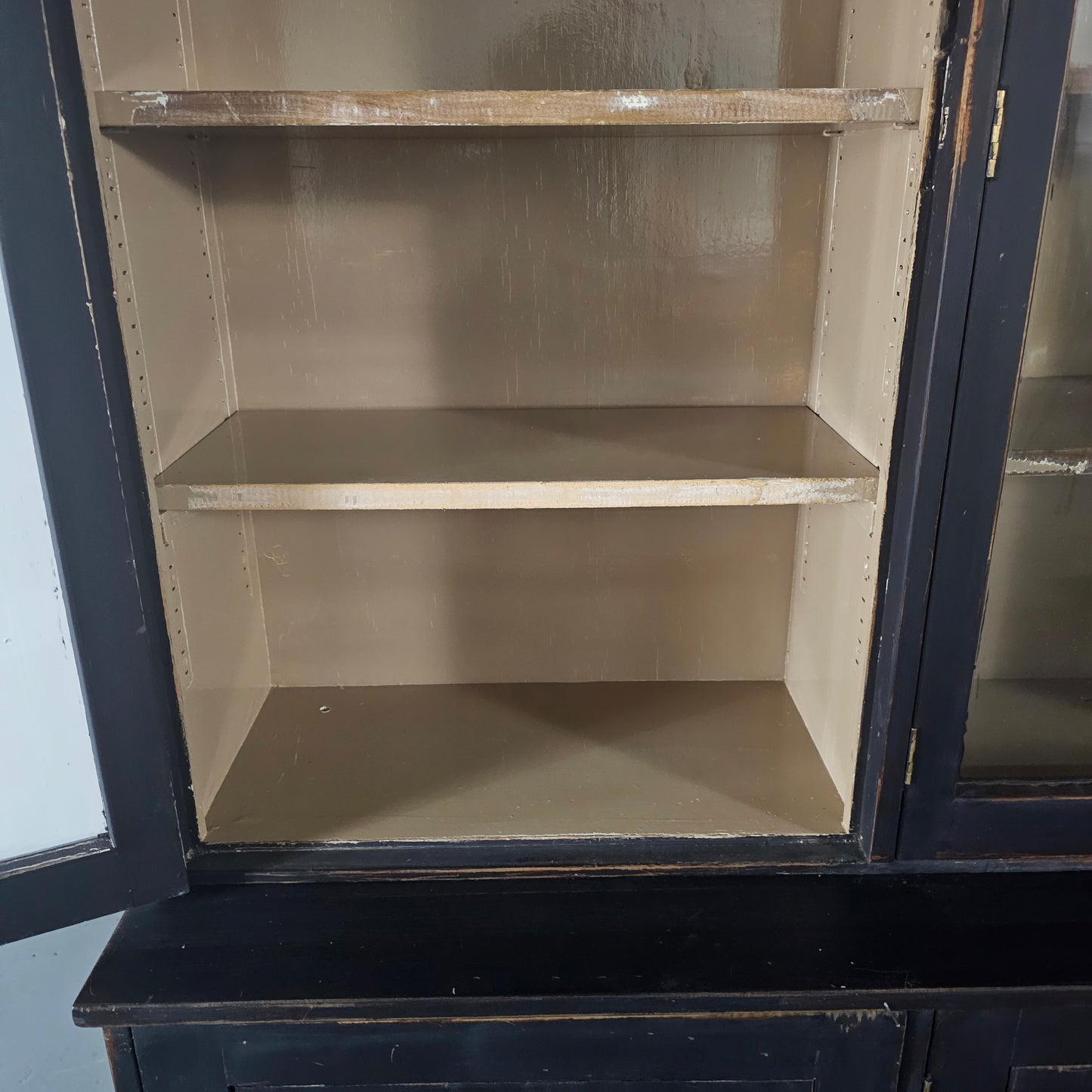 English glazed painted bookcase with adjustable shelving - Circa 1880