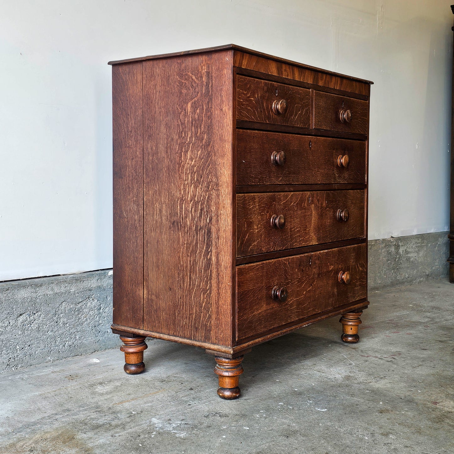 Antique 19th-century oak chest of drawers dresser