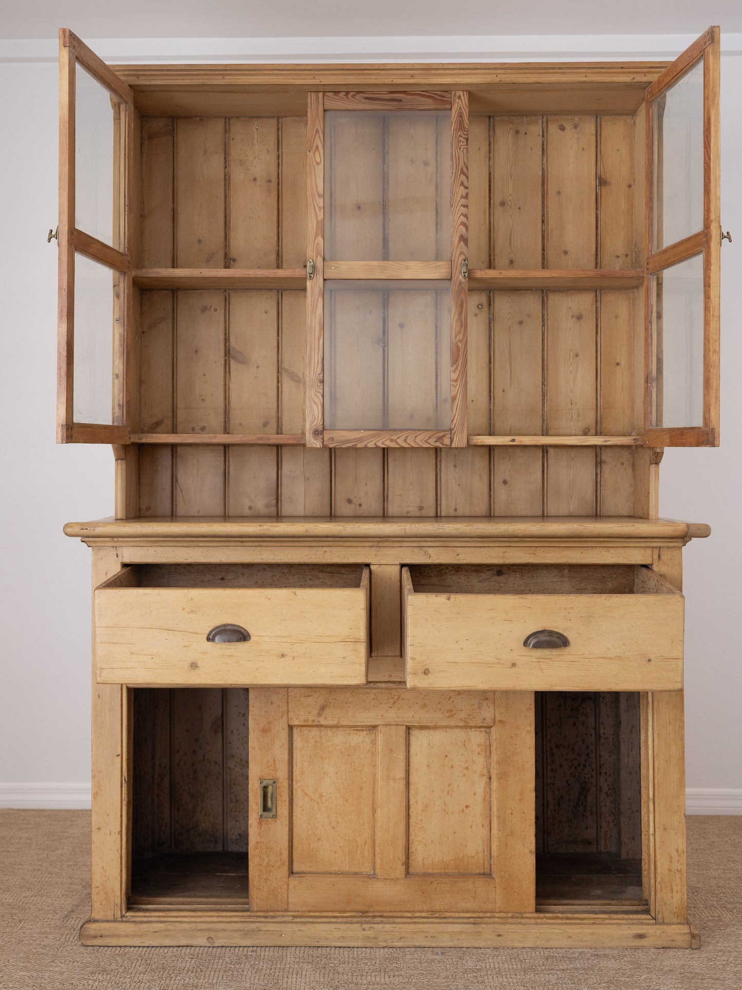 Antique English Pine Kitchen Dresser (Hutch) - Circa 1905