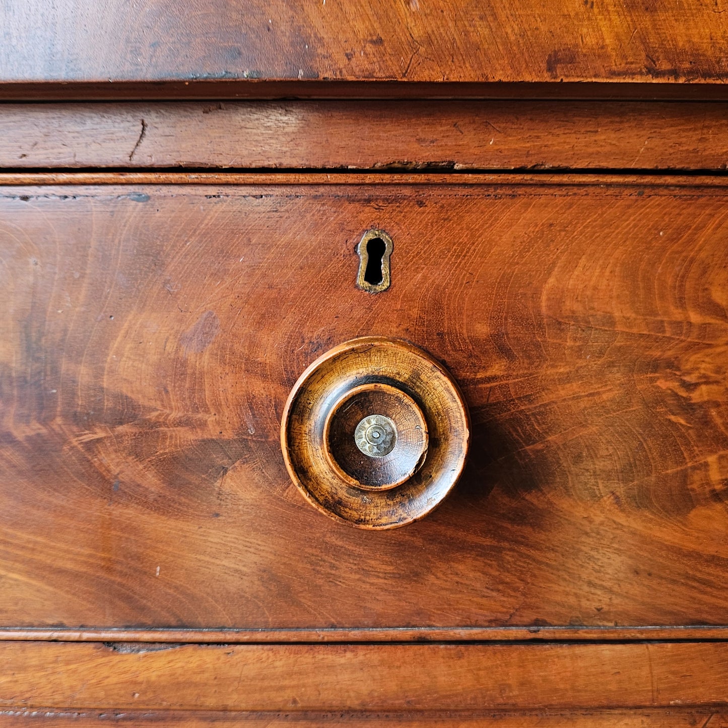 Antique Flame Mahogany Chest of Drawers - Circa 1840–1860