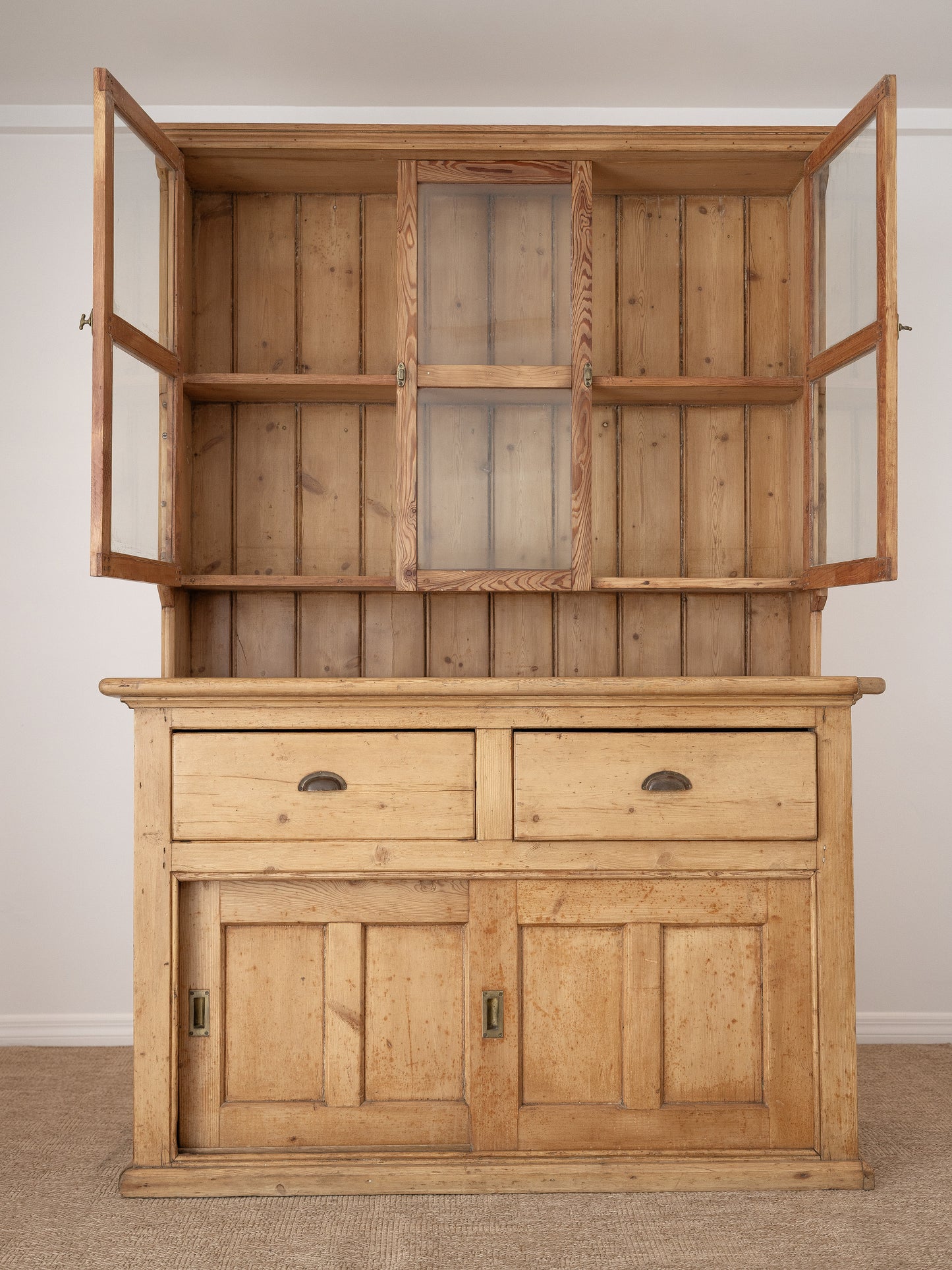 Antique English Pine Kitchen Dresser (Hutch) - Circa 1905