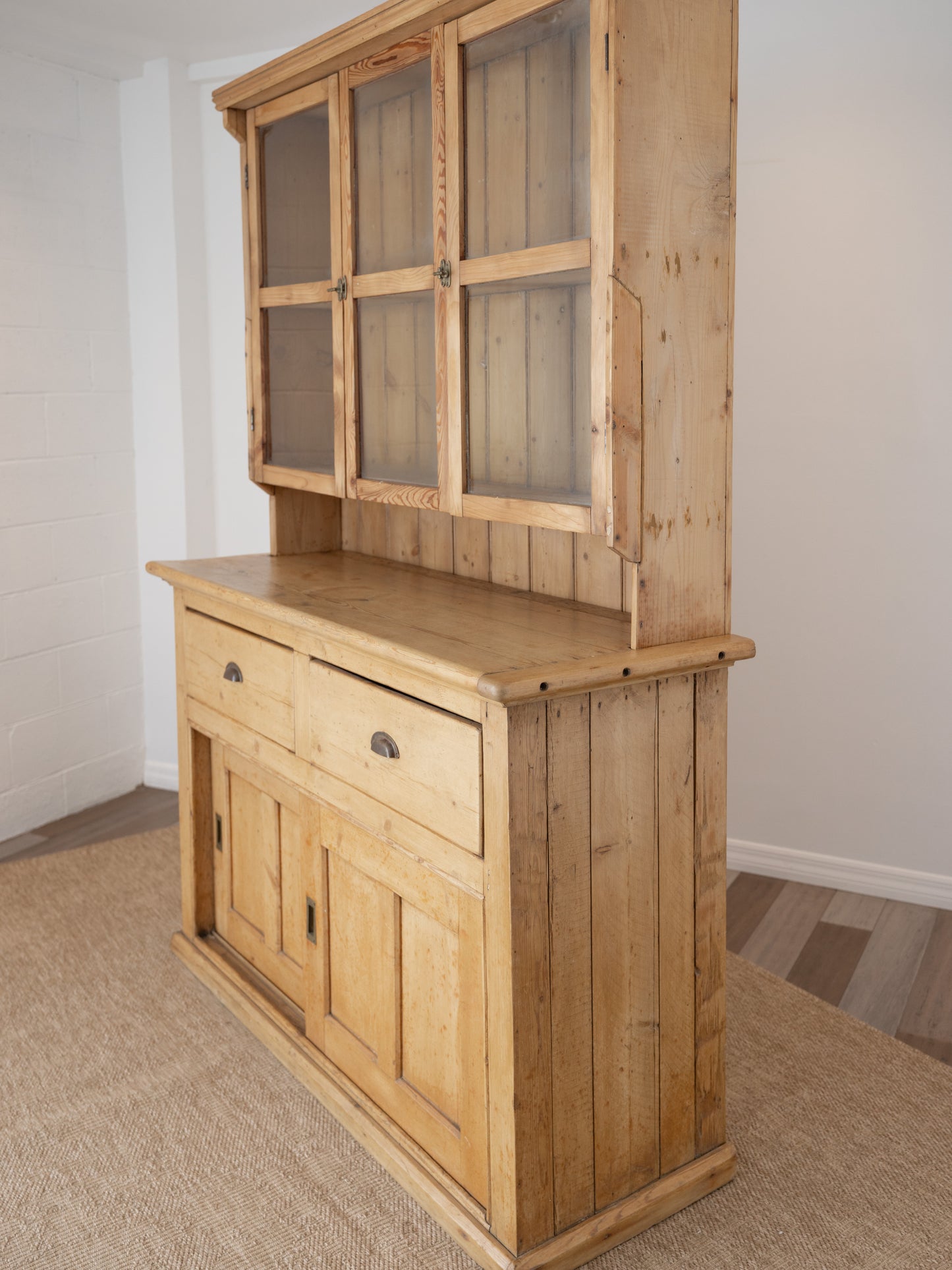 Antique English Pine Kitchen Dresser (Hutch) - Circa 1905
