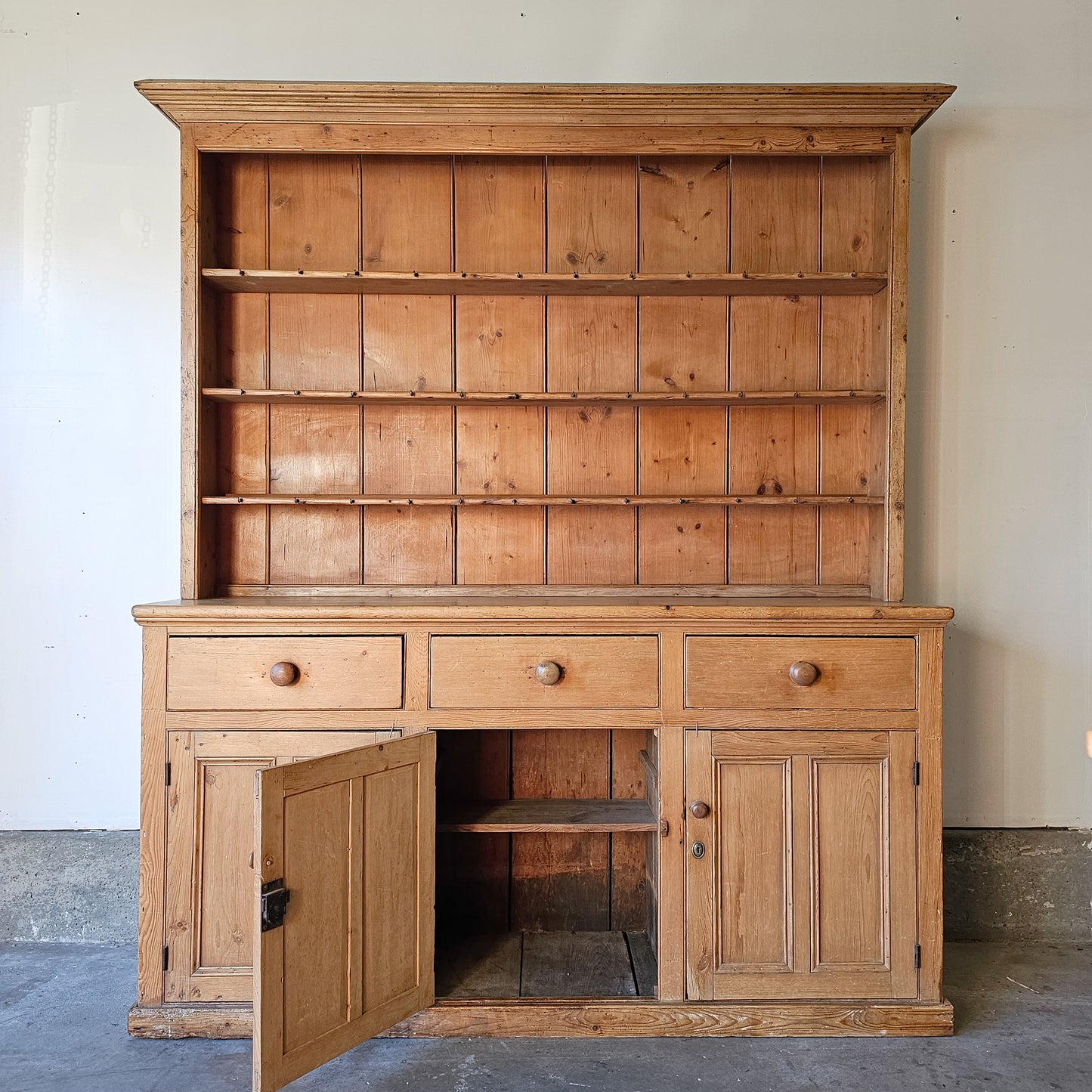 Antique English Pine Kitchen Dresser (Hutch) - Circa 1880