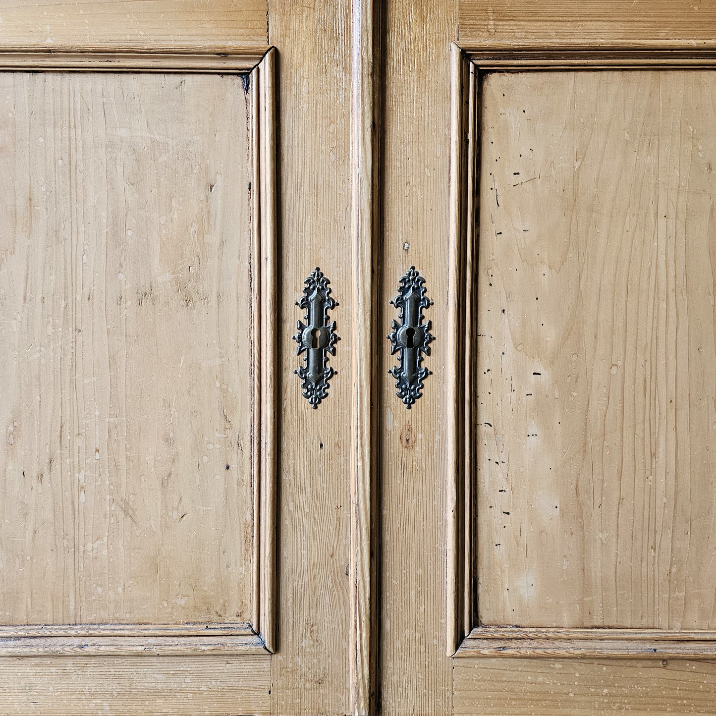 Antique English Pine Kitchen Dresser (Hutch) - Circa 1880