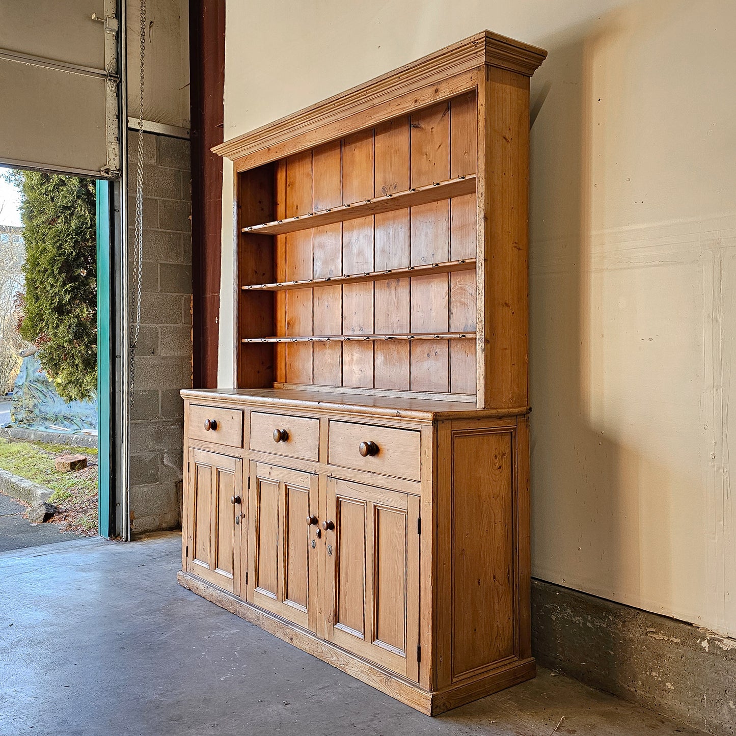 Antique English Pine Kitchen Dresser (Hutch) - Circa 1880