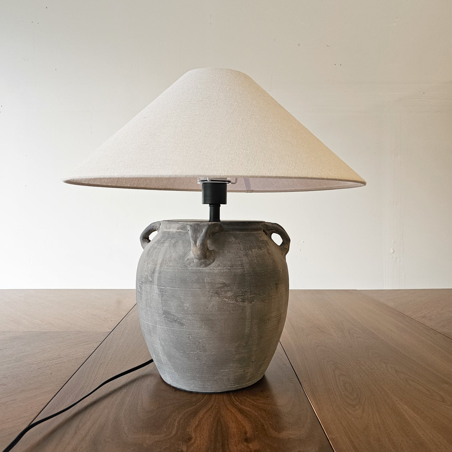Pottery lamp