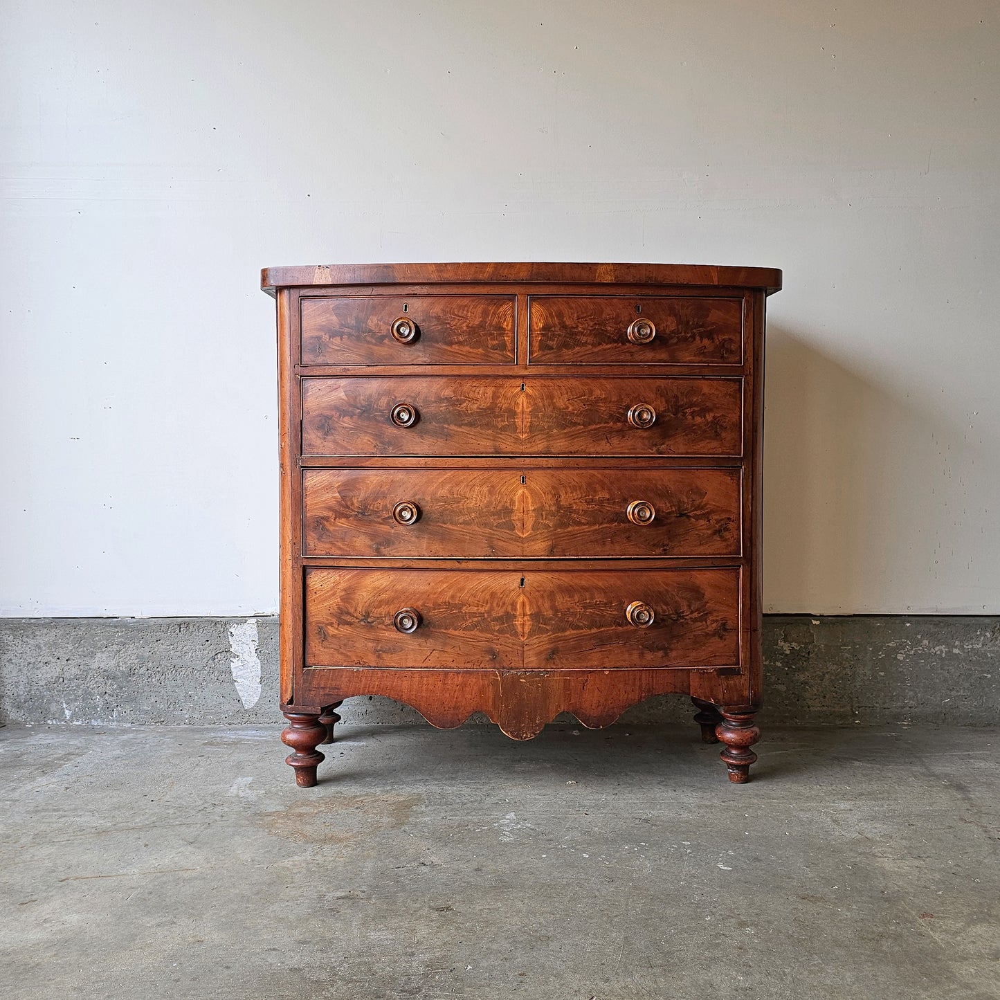 Antique Flame Mahogany Chest of Drawers - Circa 1840–1860