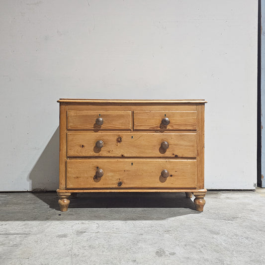Petite Antique English Pine Chest of Drawers - Circa 1870